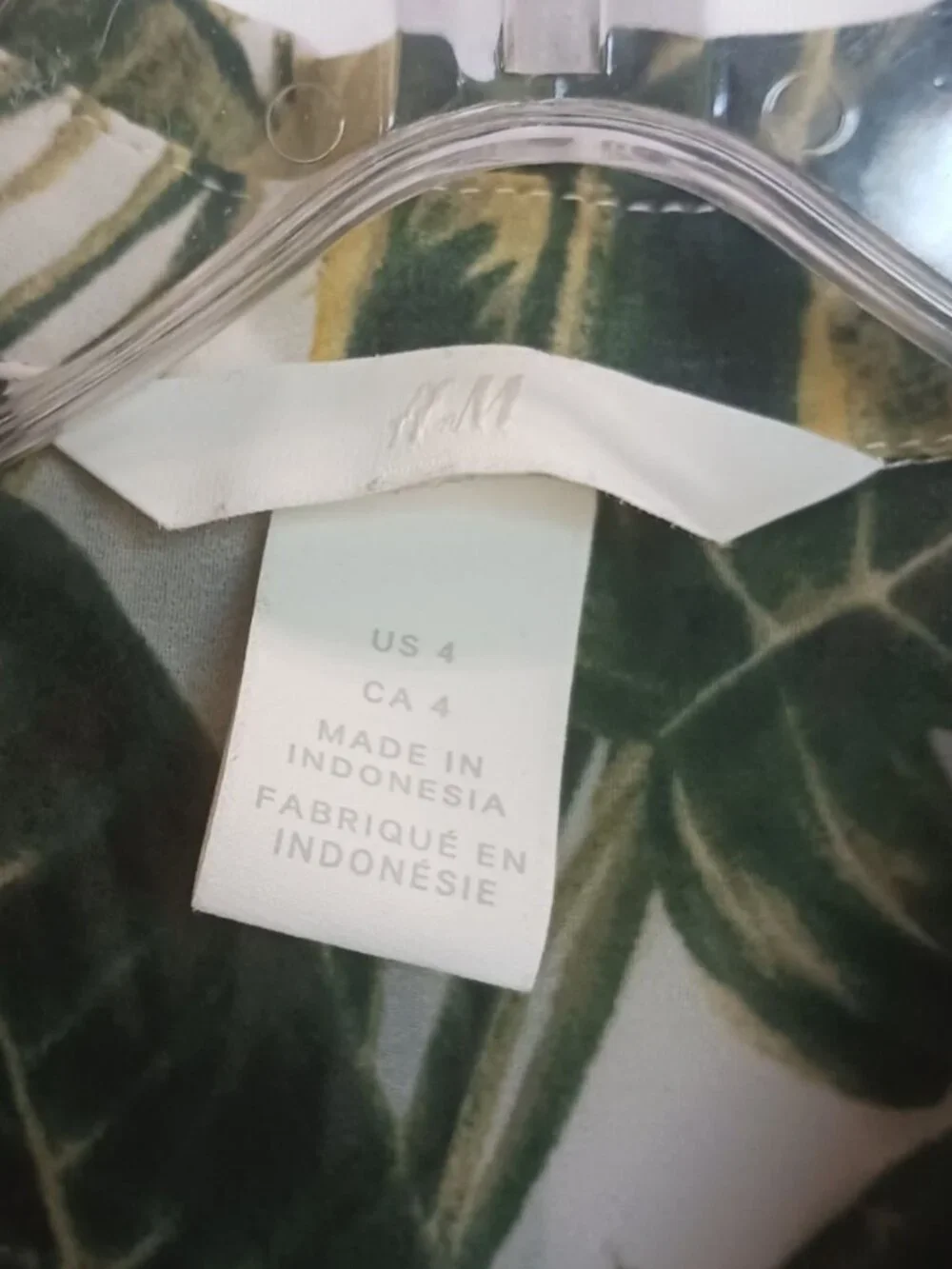 H & M Tropical Leaf Print Sleeveless Button-Up Womens Blouse Green Size 4 - Picture 8 of 9